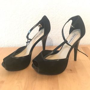 Black scrappy Steve Madden platform heels